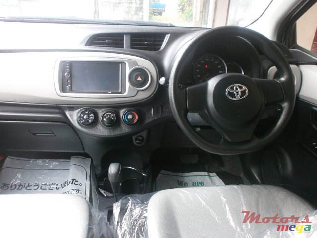 2013' Toyota Vitz photo #5