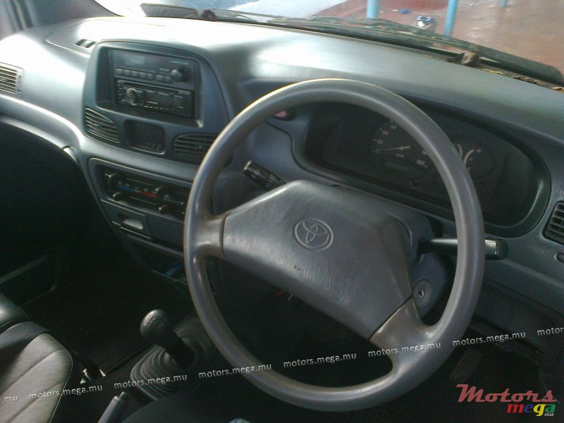 1999' Toyota Townace photo #3