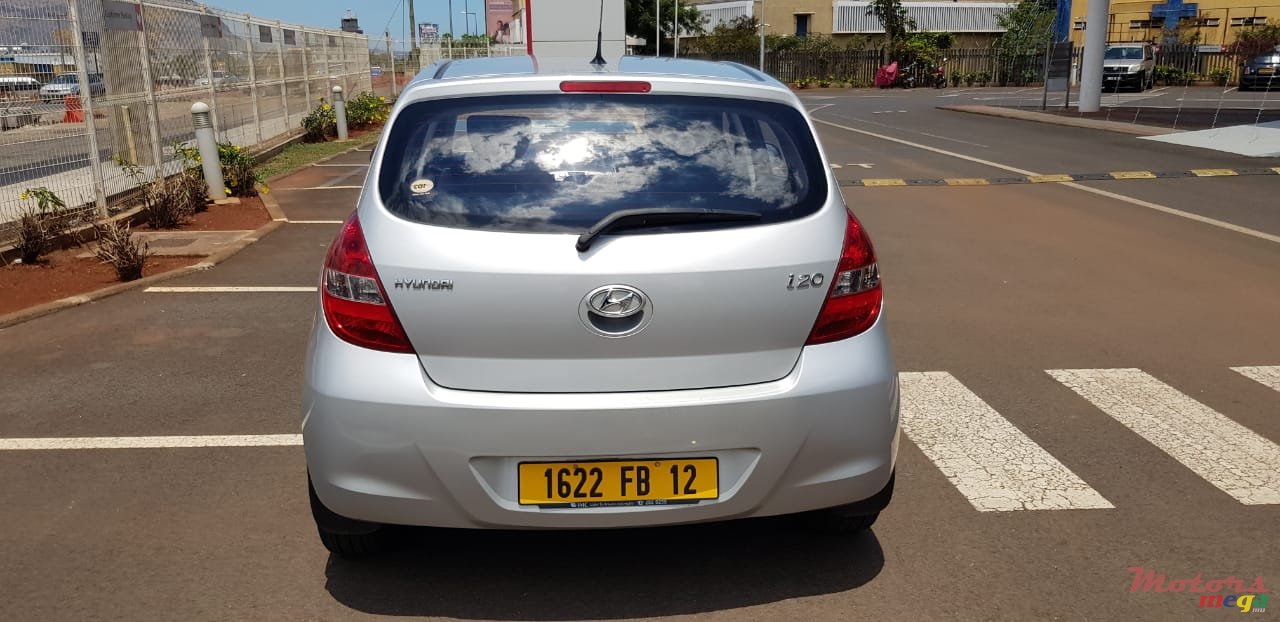 2012' Hyundai i20 photo #5