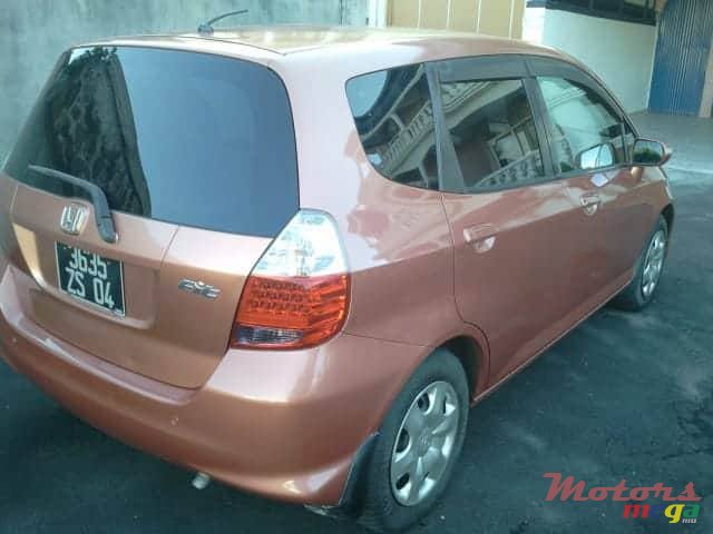 2004' Honda Fit photo #1