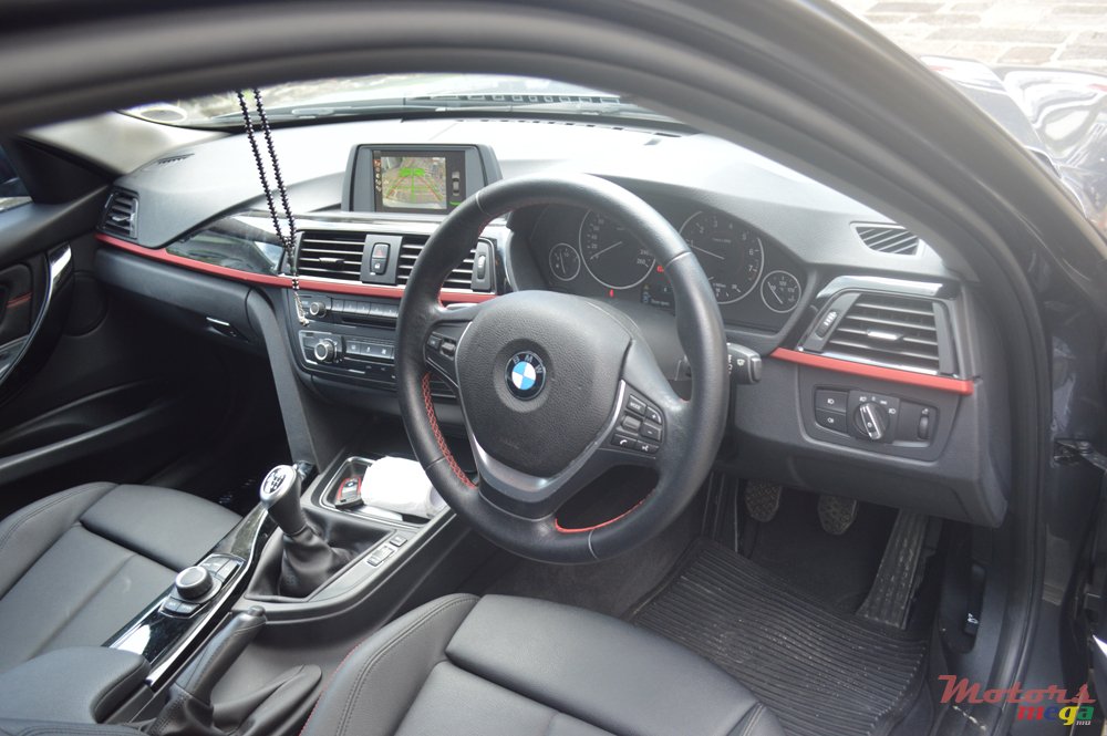2013' BMW 320 photo #3