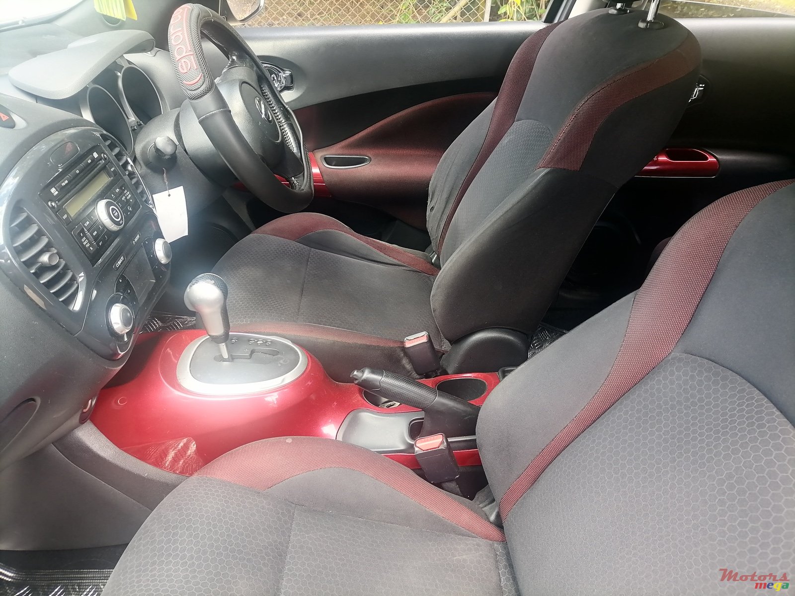 2012' Nissan Juke photo #3