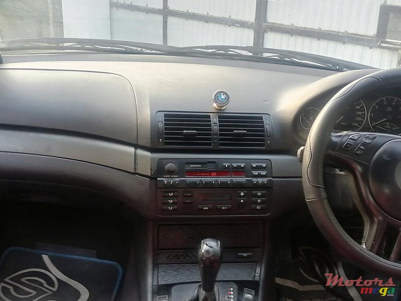 2003' BMW 318 photo #5