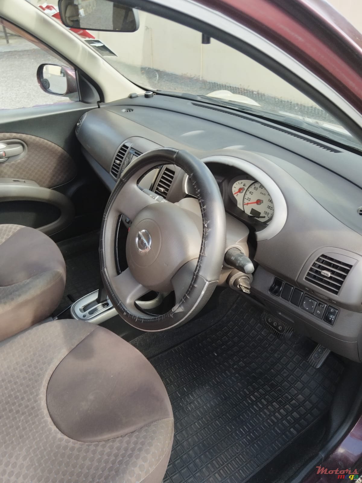 2010' Nissan March AK12 photo #3