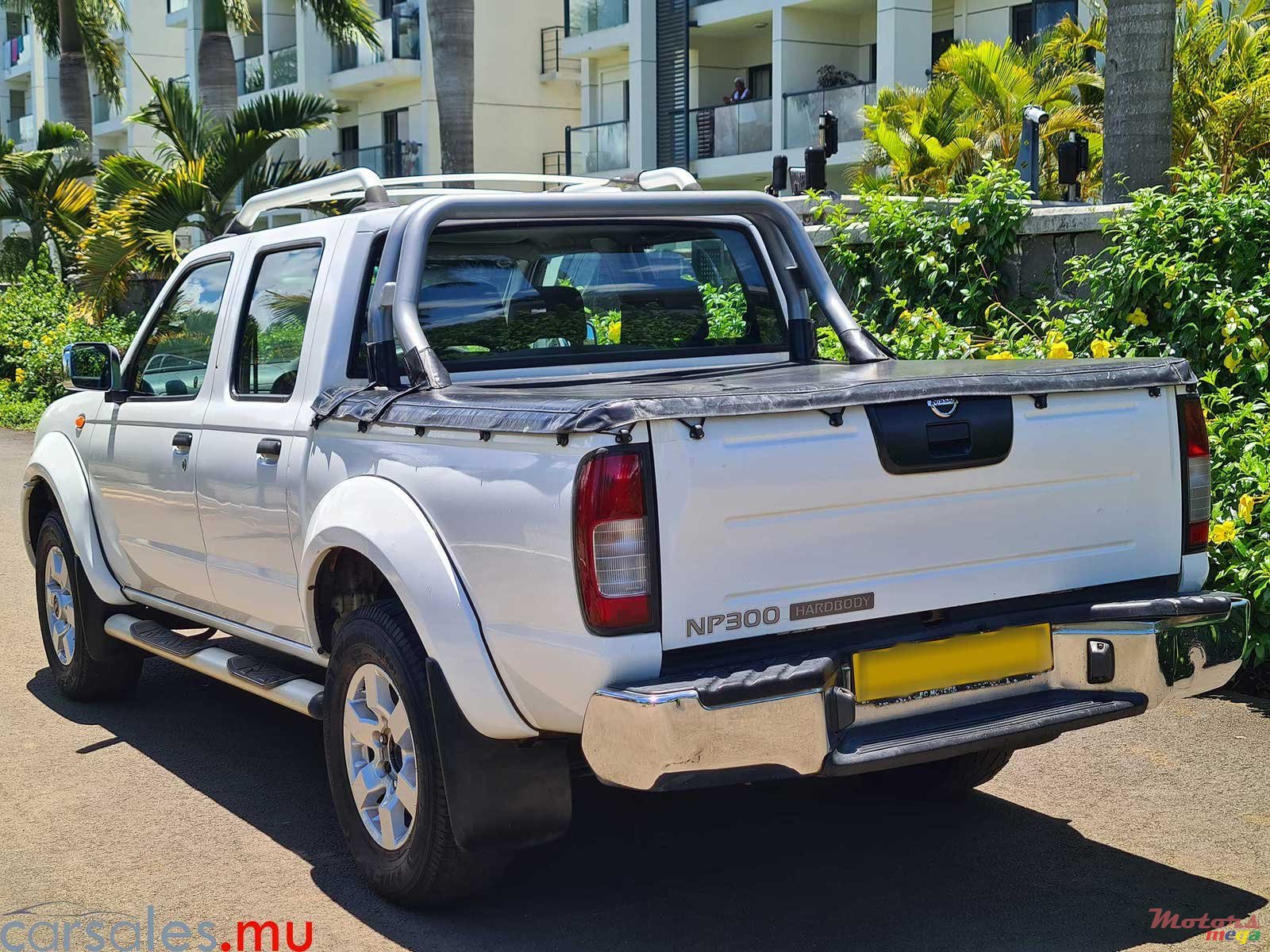 2017' Nissan NP300 photo #3