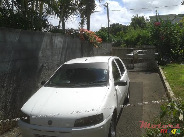 2000' Fiat Punto photo #2