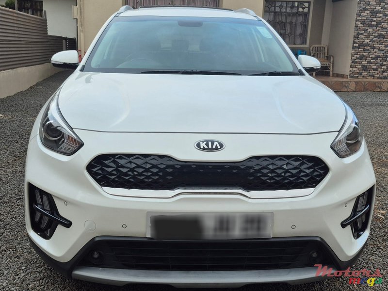 2020' Kia Niro Eco Hybrid photo #1