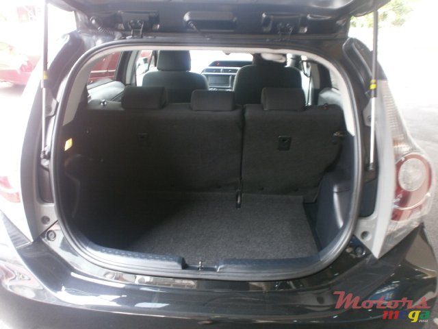 2013' Toyota Prius c AQUA JAPAN photo #5