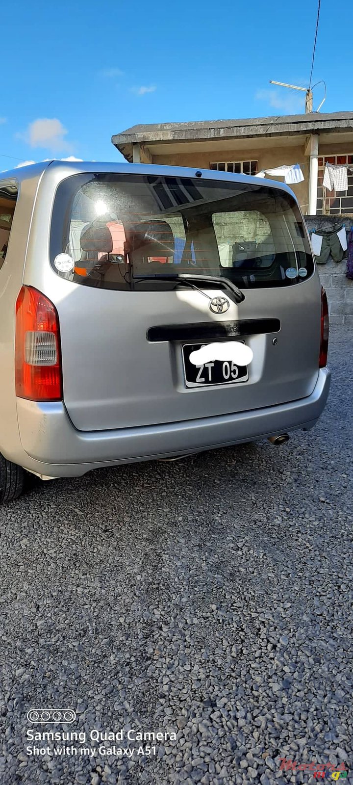 2005' Toyota Fielder photo #2