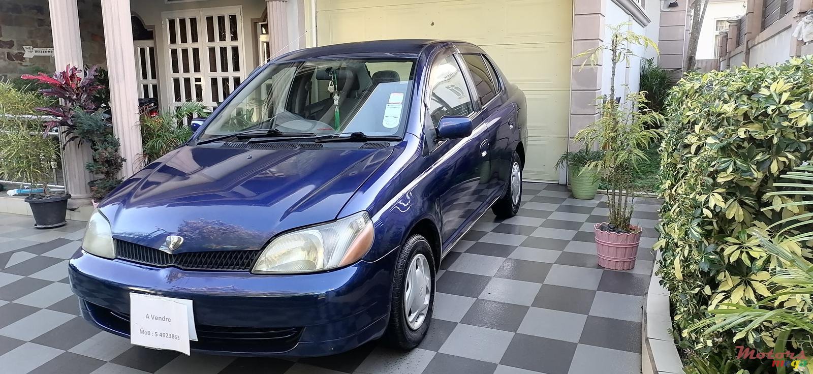 2000' Toyota Echo photo #1