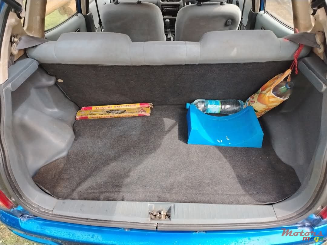 2000' Toyota Duet photo #5