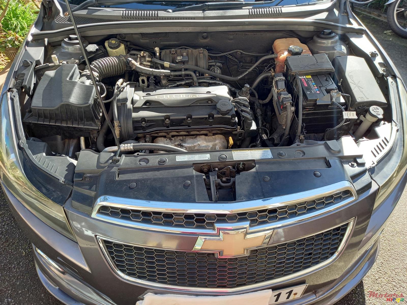 2011' Chevrolet Chevy Cruze photo #4