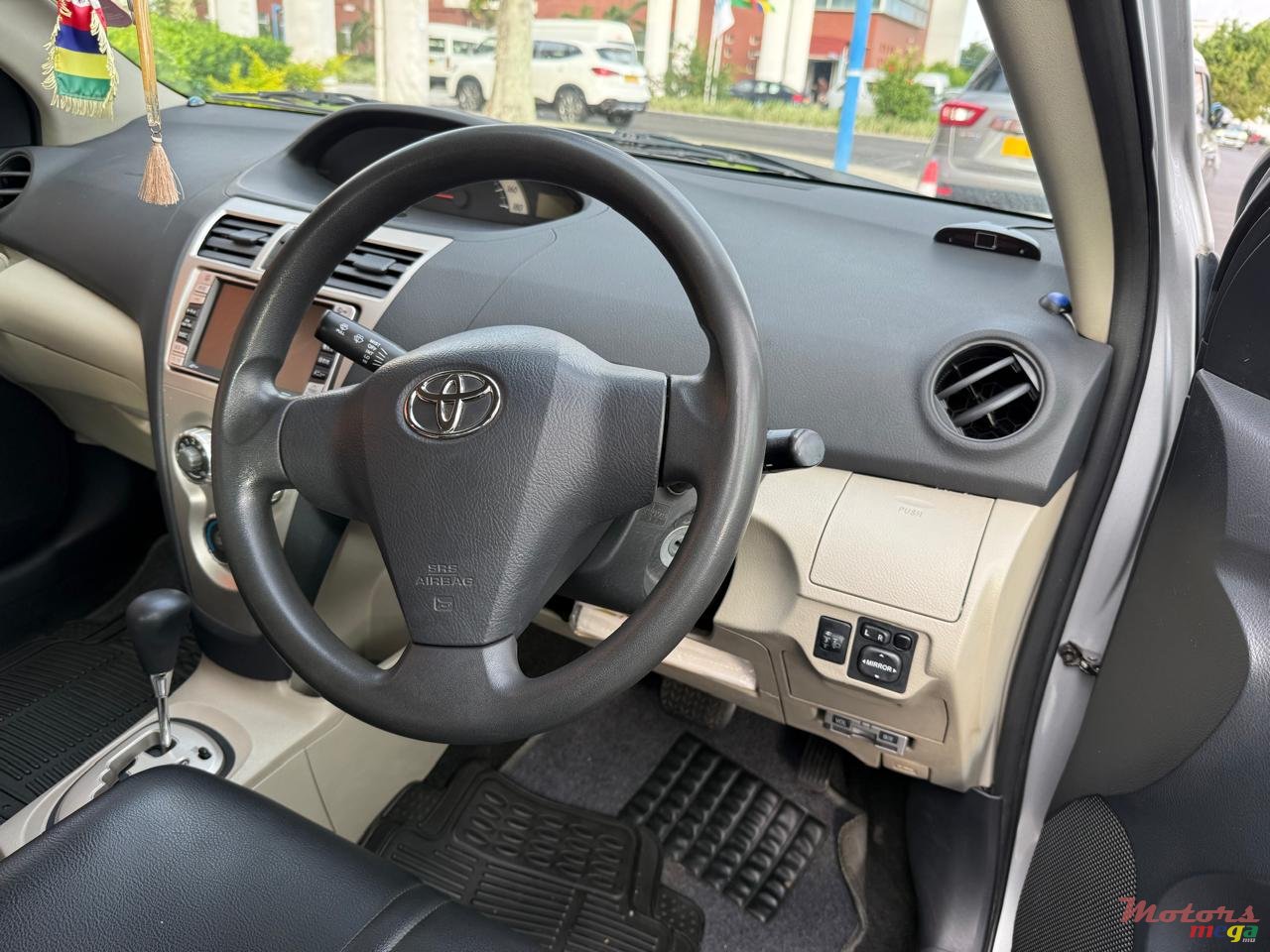 2006' Toyota Belta État d'origine photo #3