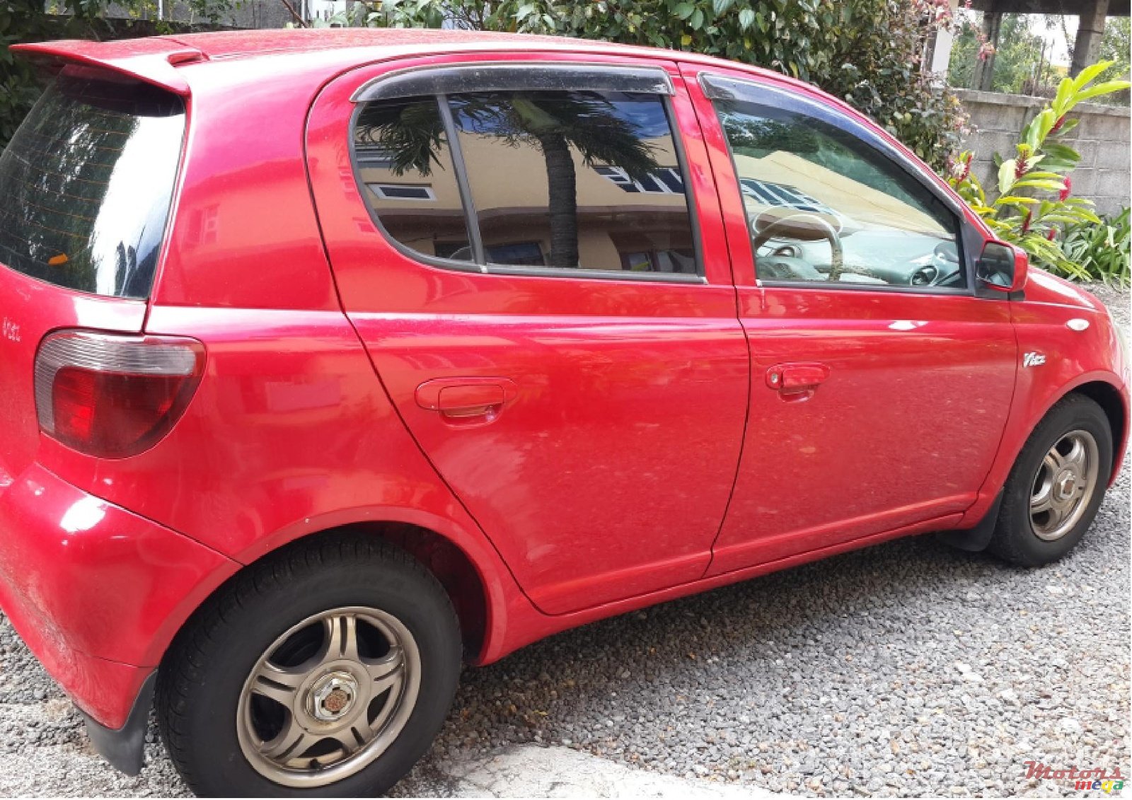 2001' Toyota Vitz None photo #5