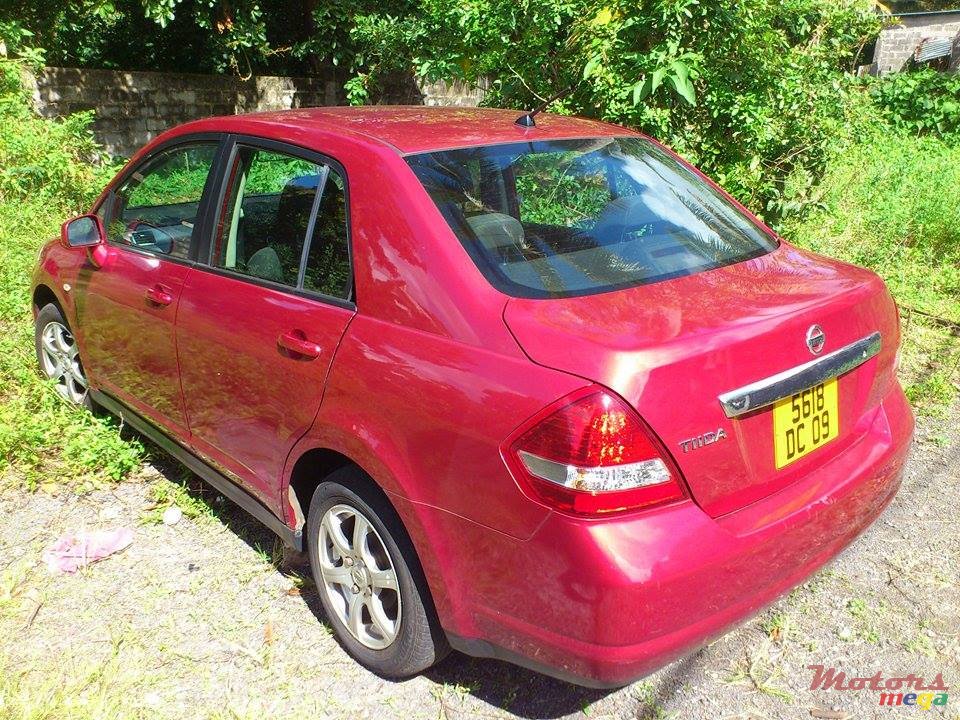 2009' Nissan Tiida photo #2
