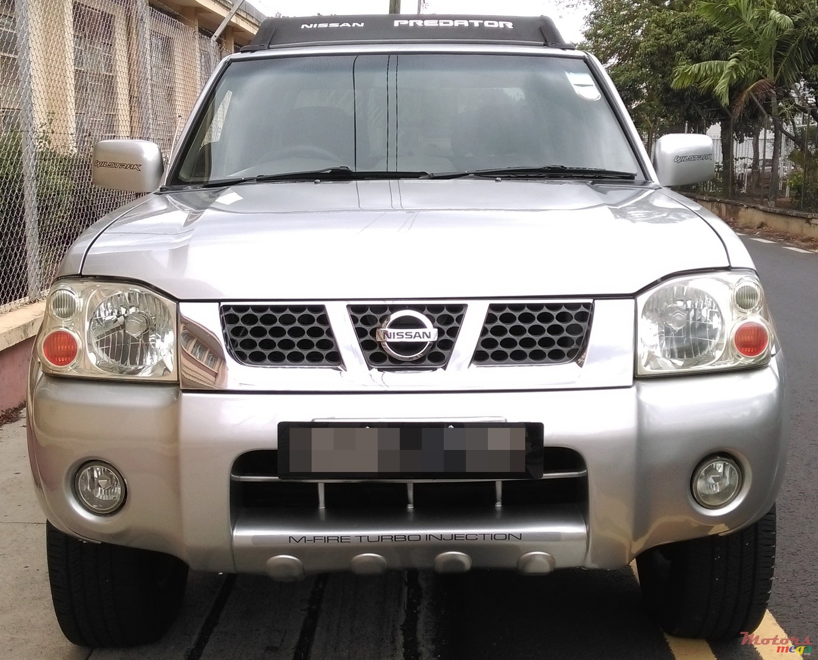 2005' Nissan Hardbody photo #1
