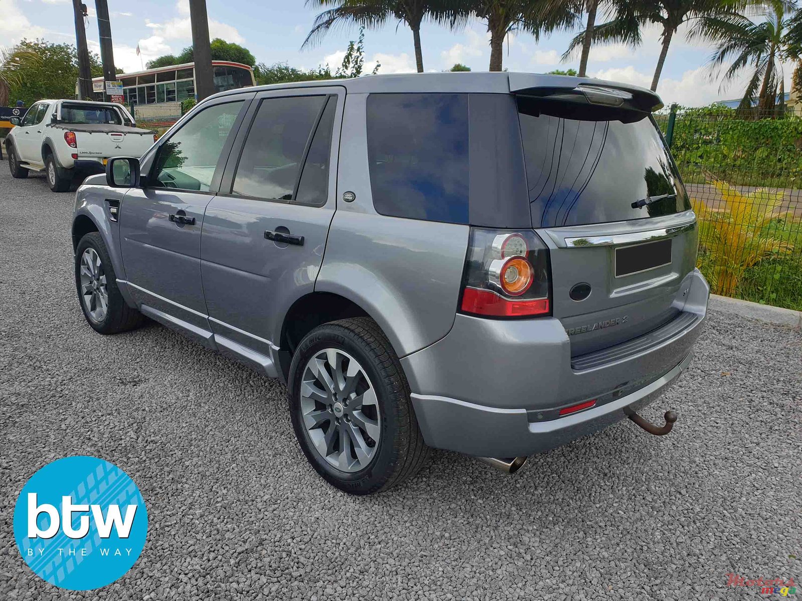 2013' Land Rover Freelander 2 Si4 photo #2