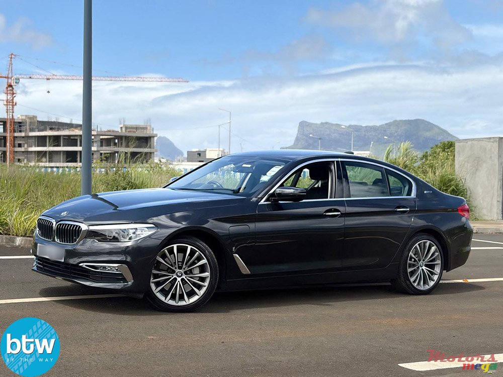 2018' BMW 530 530e photo #2