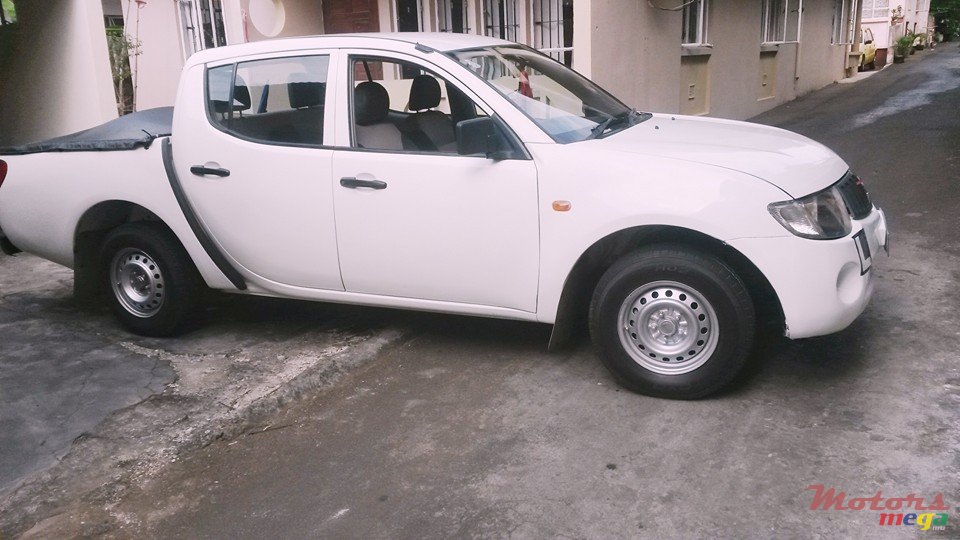 2008' Mitsubishi L 200 photo #1