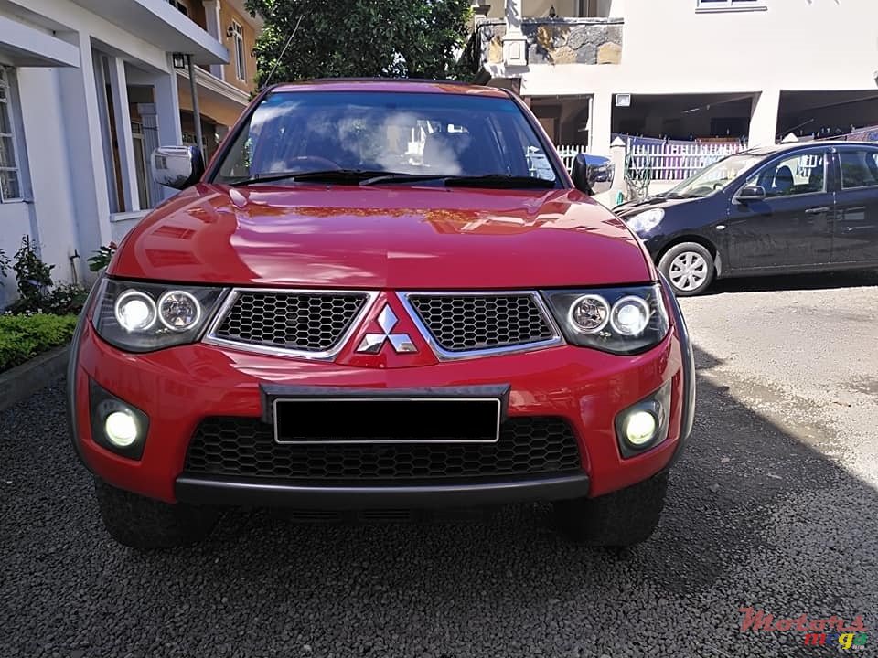 2010' Mitsubishi L 200 Sportero photo #1