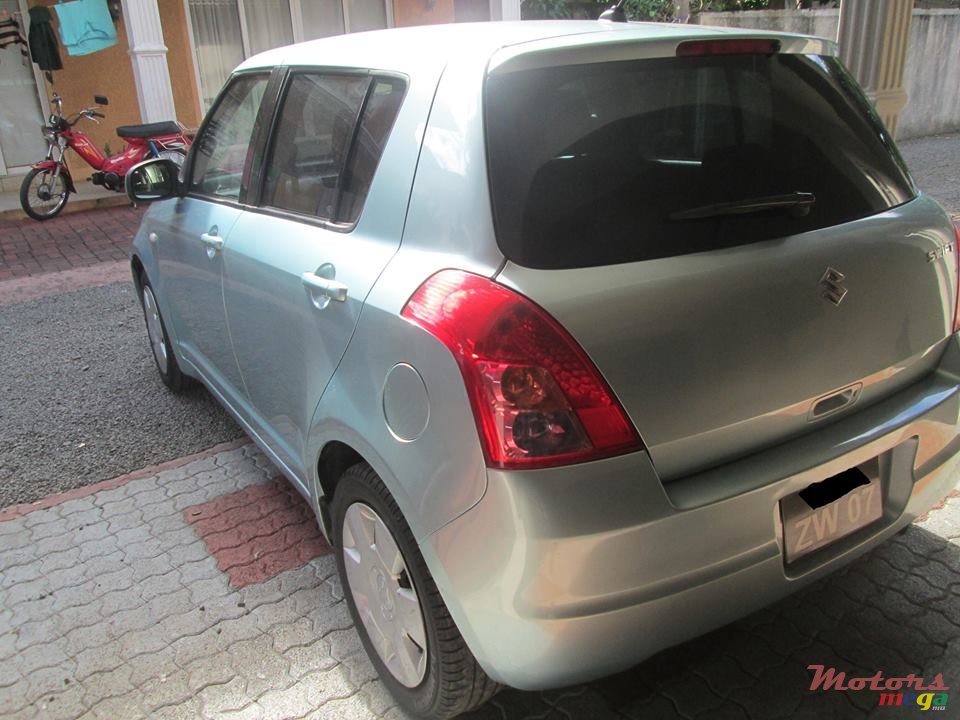 2007' Suzuki Swift photo #3