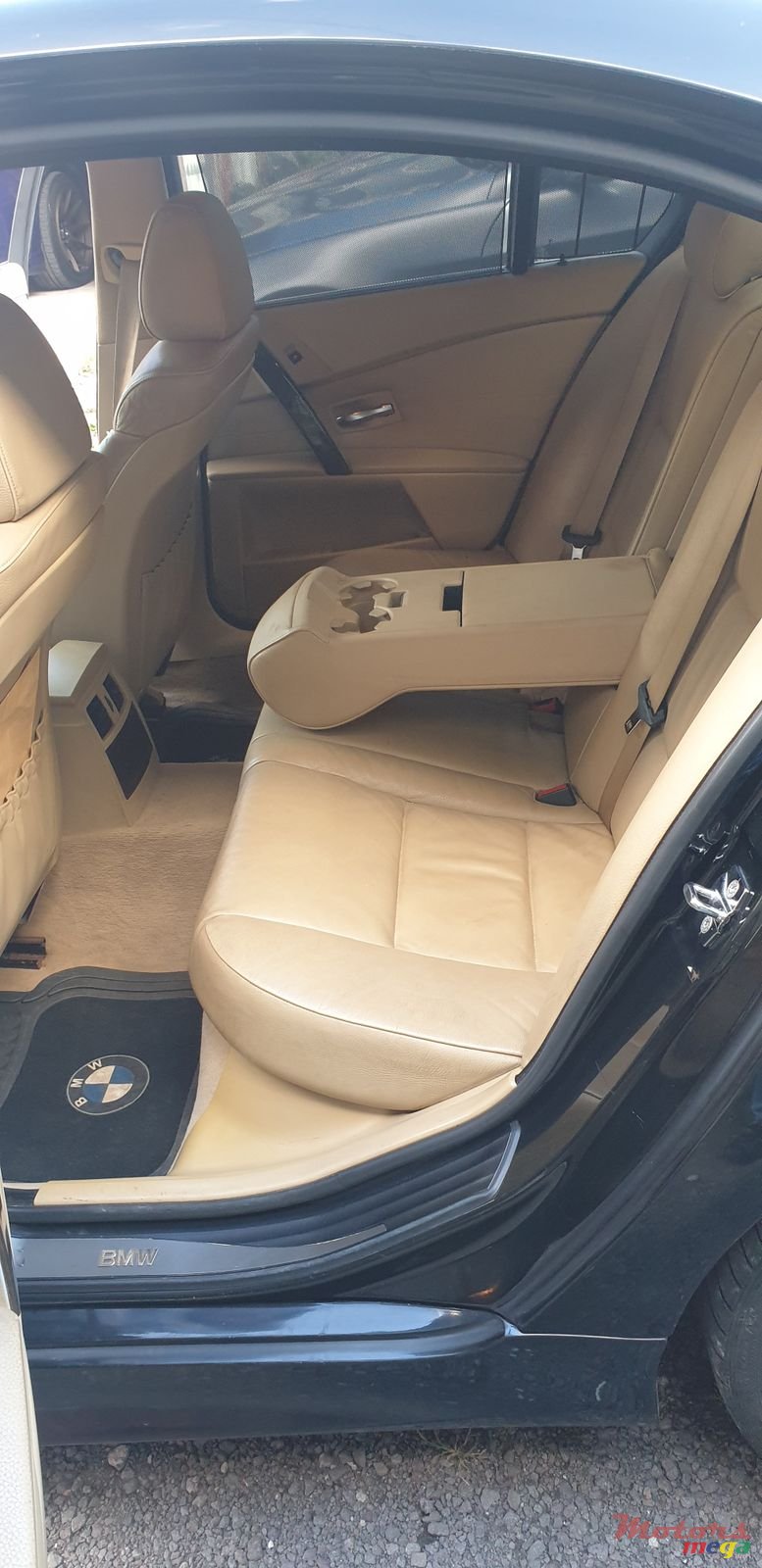 2004' BMW 525 photo #6