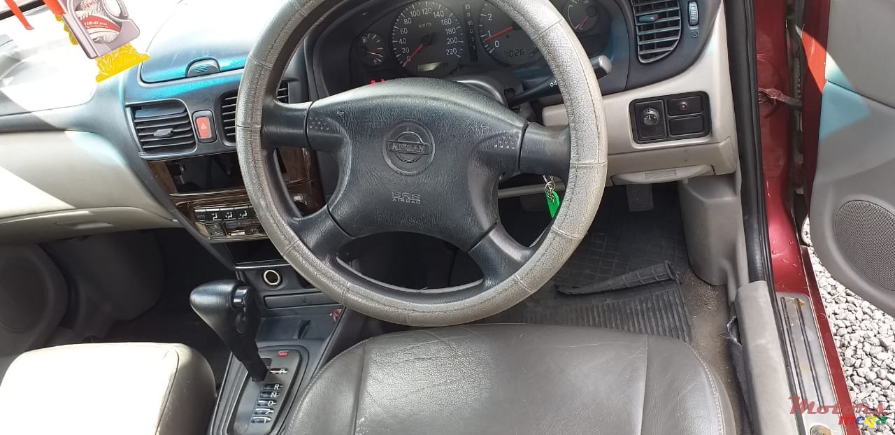 2001' Nissan Sunny photo #3