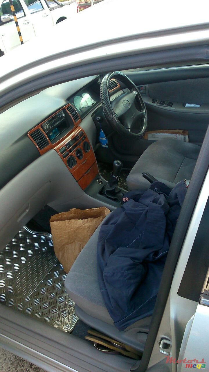 2000' Nissan photo #3