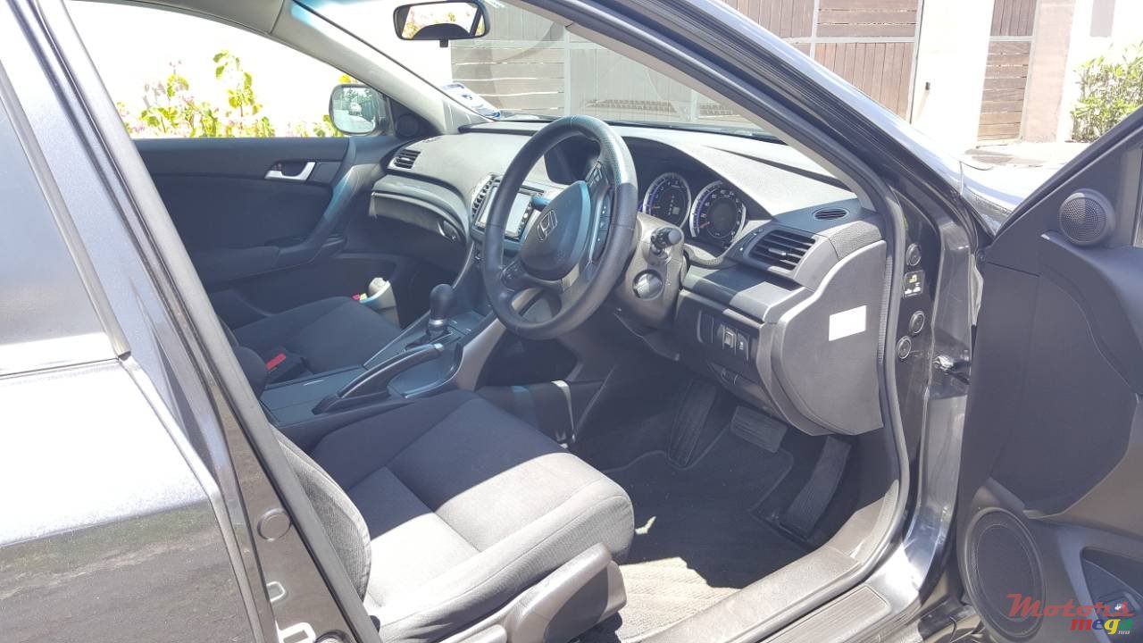 2011' Honda Accord photo #3