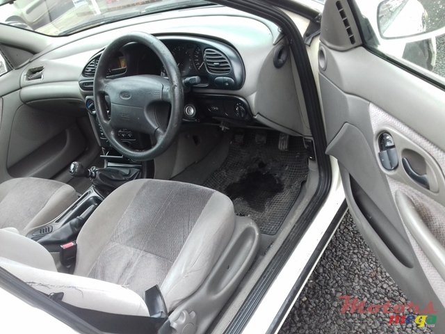 2000' Ford Mondeo photo #5
