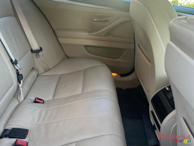 2017' BMW 520 photo #6
