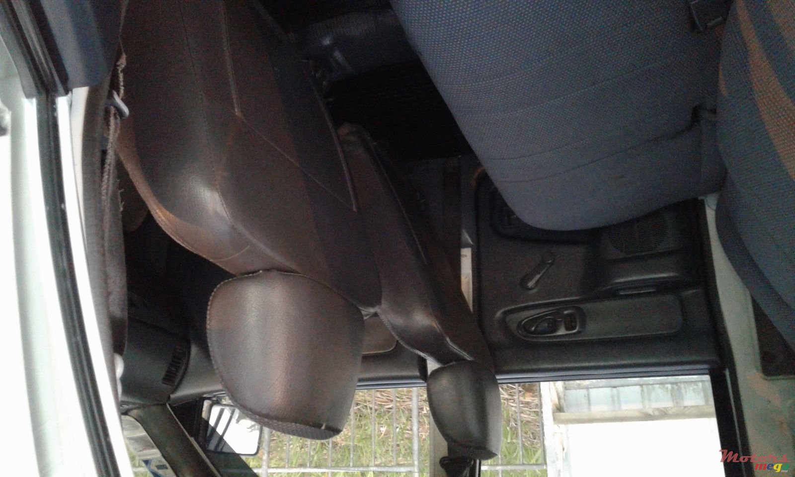 2002' Mitsubishi L 200 photo #2