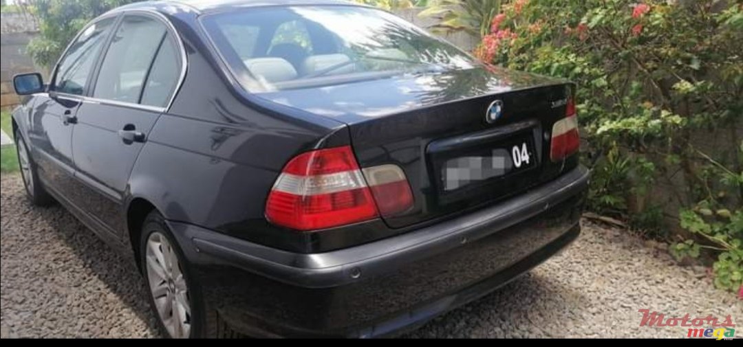 2004' BMW 3 Series Sedan photo #2