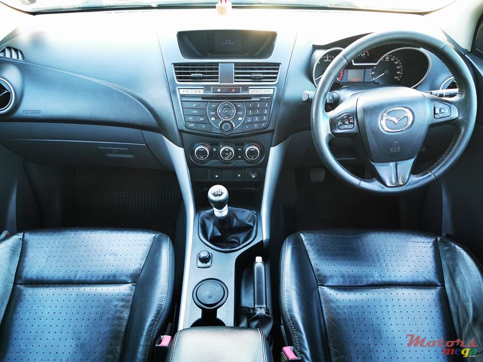 2014' Mazda BT-50 photo #5