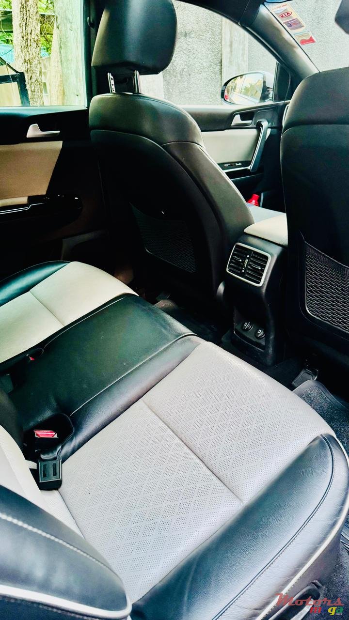 2019' Kia Sportage GT Line AWD photo #3