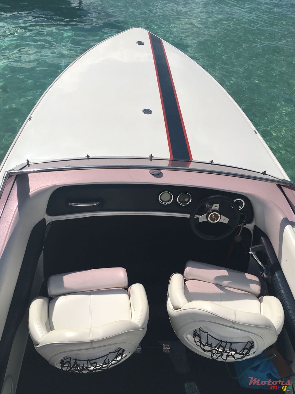 2010' Donzi photo #4