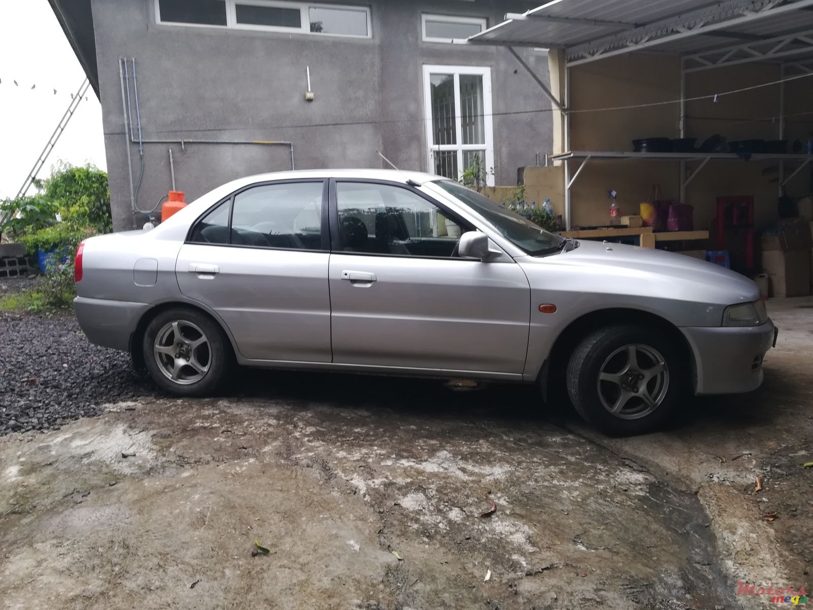 1999' Mitsubishi Lancer photo #1