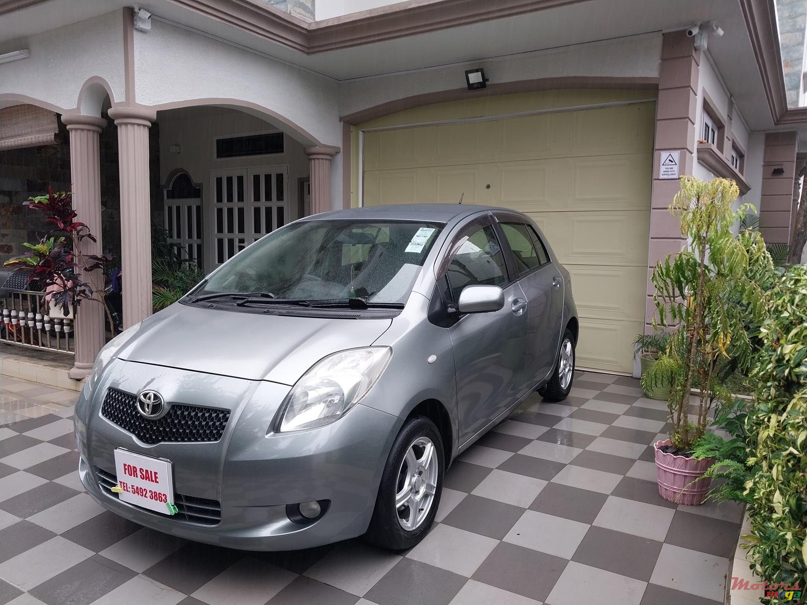 2007' Toyota Yaris photo #1