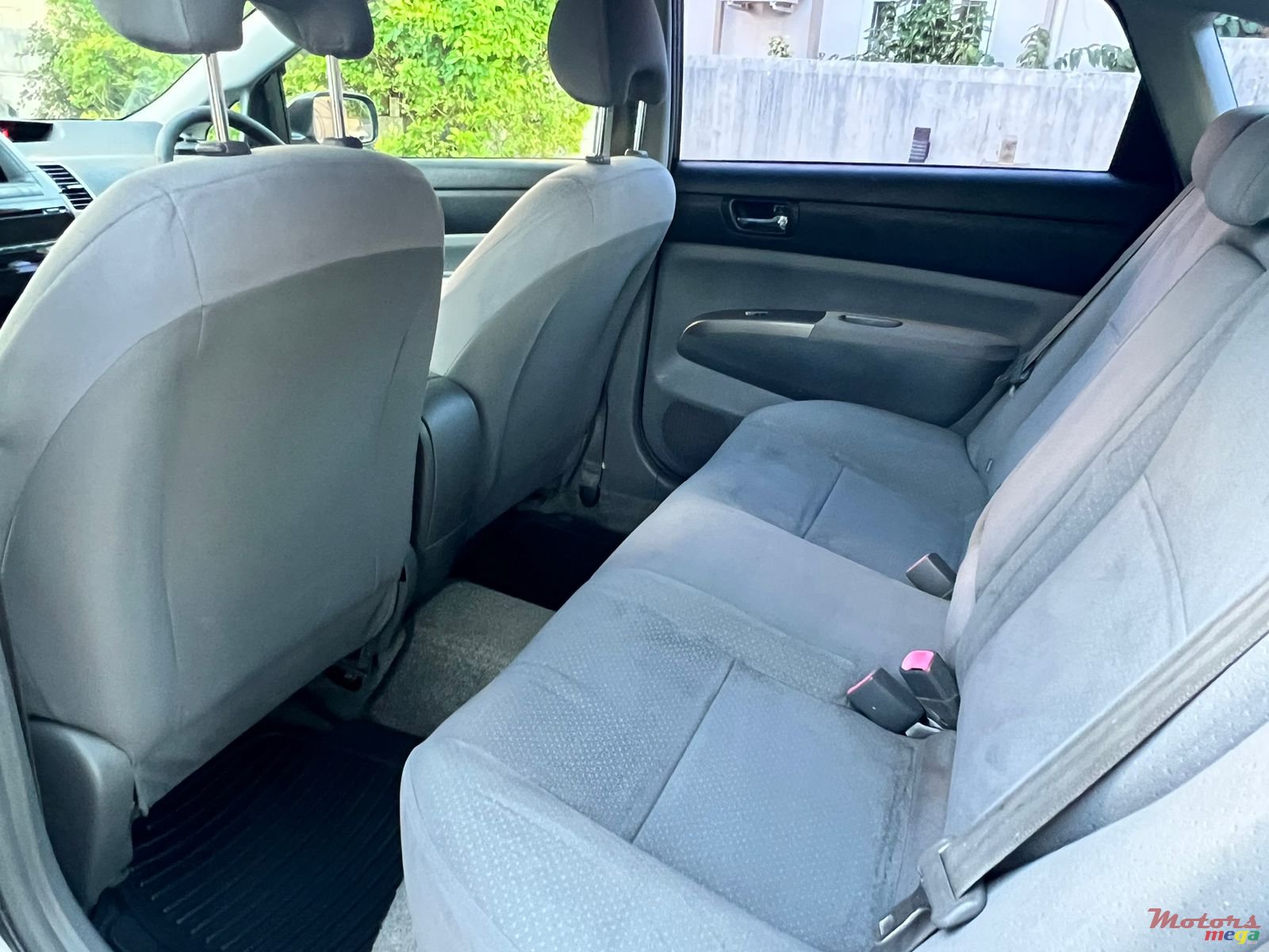 2010' Toyota Prius photo #5