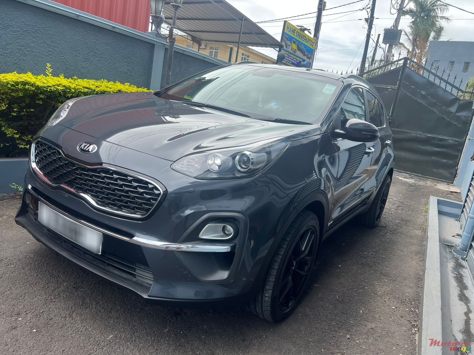 2021' Kia Sportage GT line photo #2