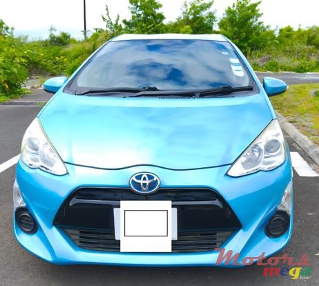 2015' Toyota Aqua photo #1
