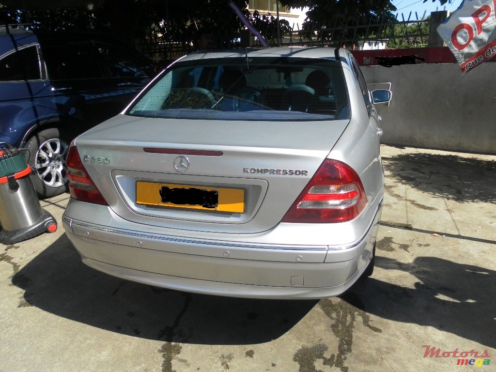 2005' Mercedes-Benz C-Class Class C230 photo #1