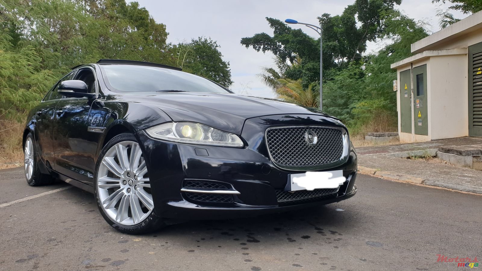 2016' Jaguar XJR photo #1