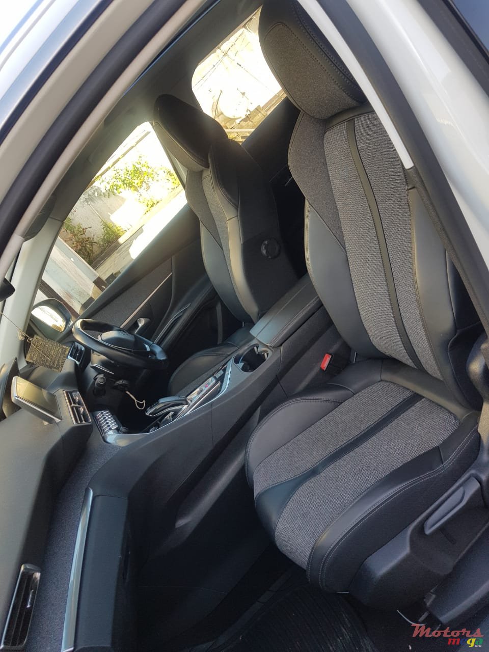 2018' Peugeot 3008 photo #7