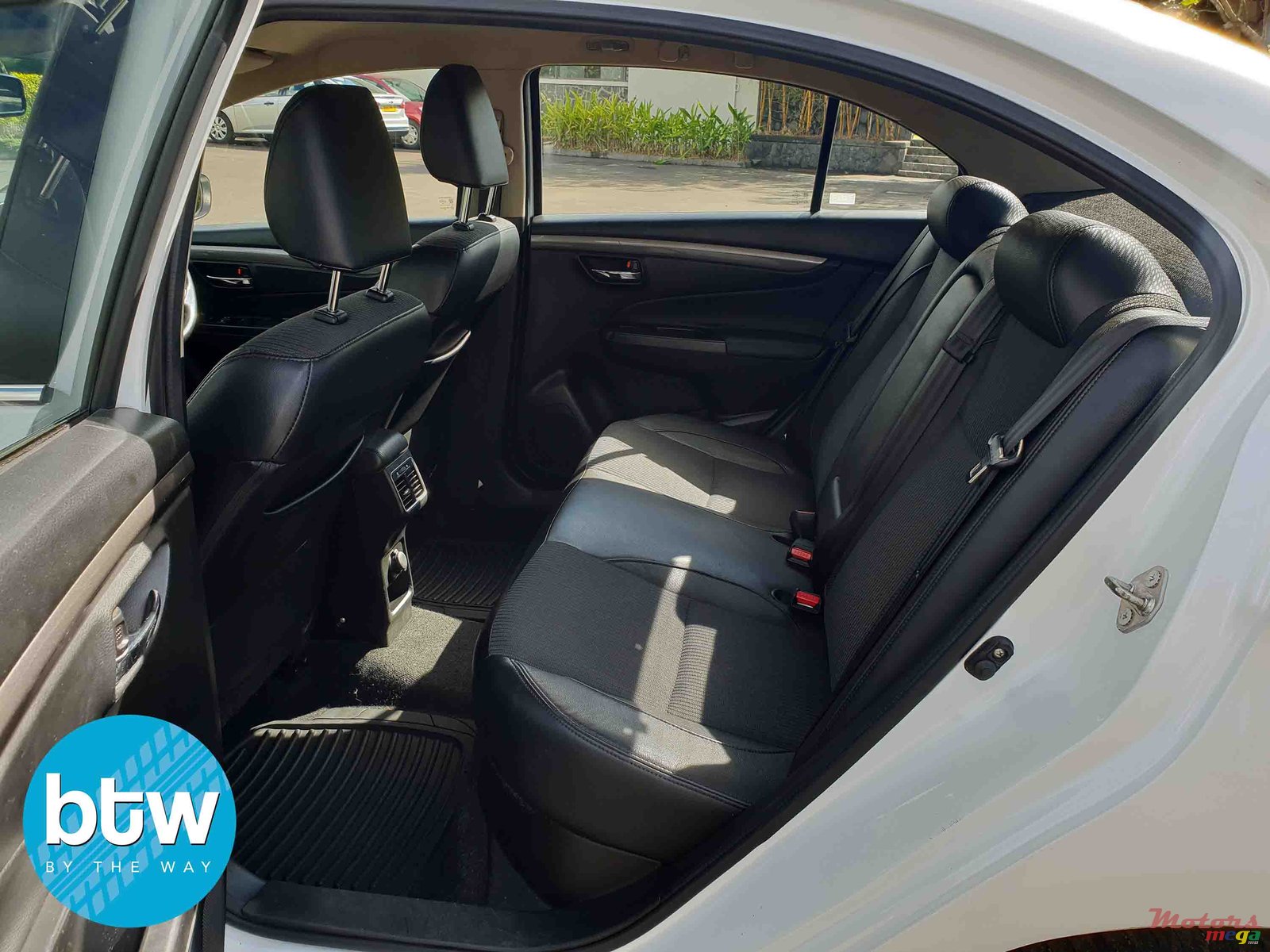 2016' Suzuki Baleno Ciaz photo #3