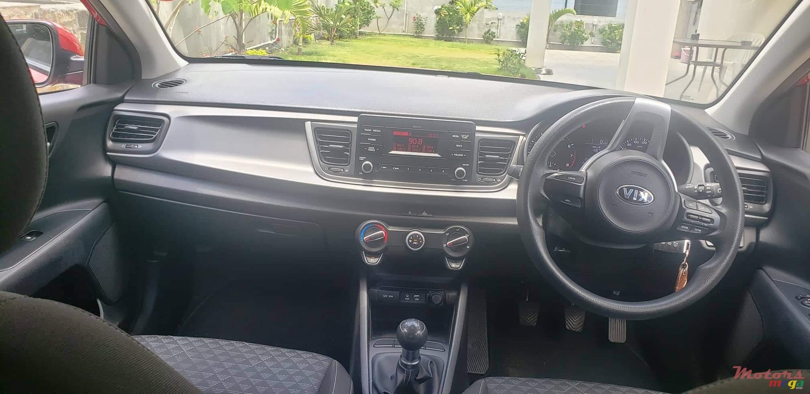 2017' Kia Rio photo #3