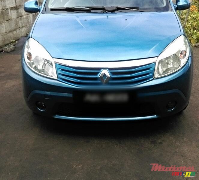 2010' Renault Sandero photo #3