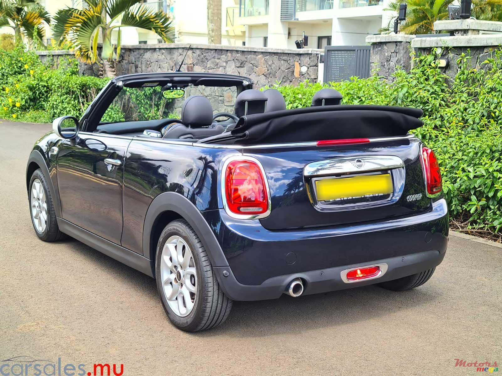 2021' MINI Cooper Cabrio photo #3