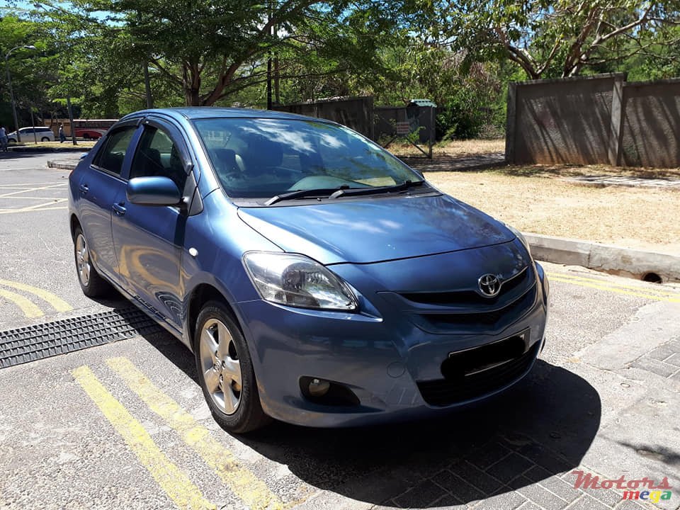 2007' Toyota Yaris photo #1