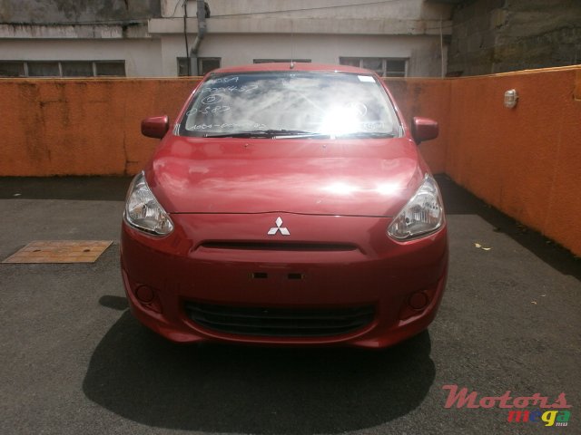 2012' Mitsubishi Mirage photo #1